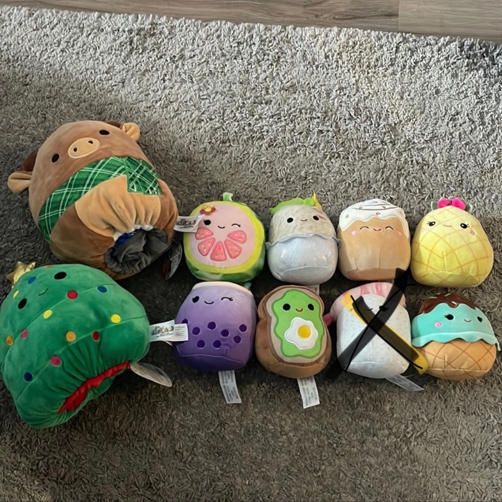 Lot of 9 squishmallows